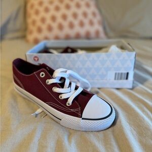 Airwalk Burgundy Women's Sneakers